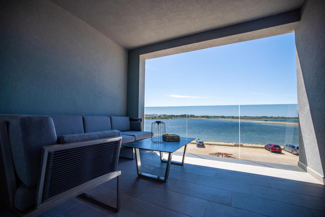 נין Beach Paradise 5 Stars Apartments מראה חיצוני תמונה